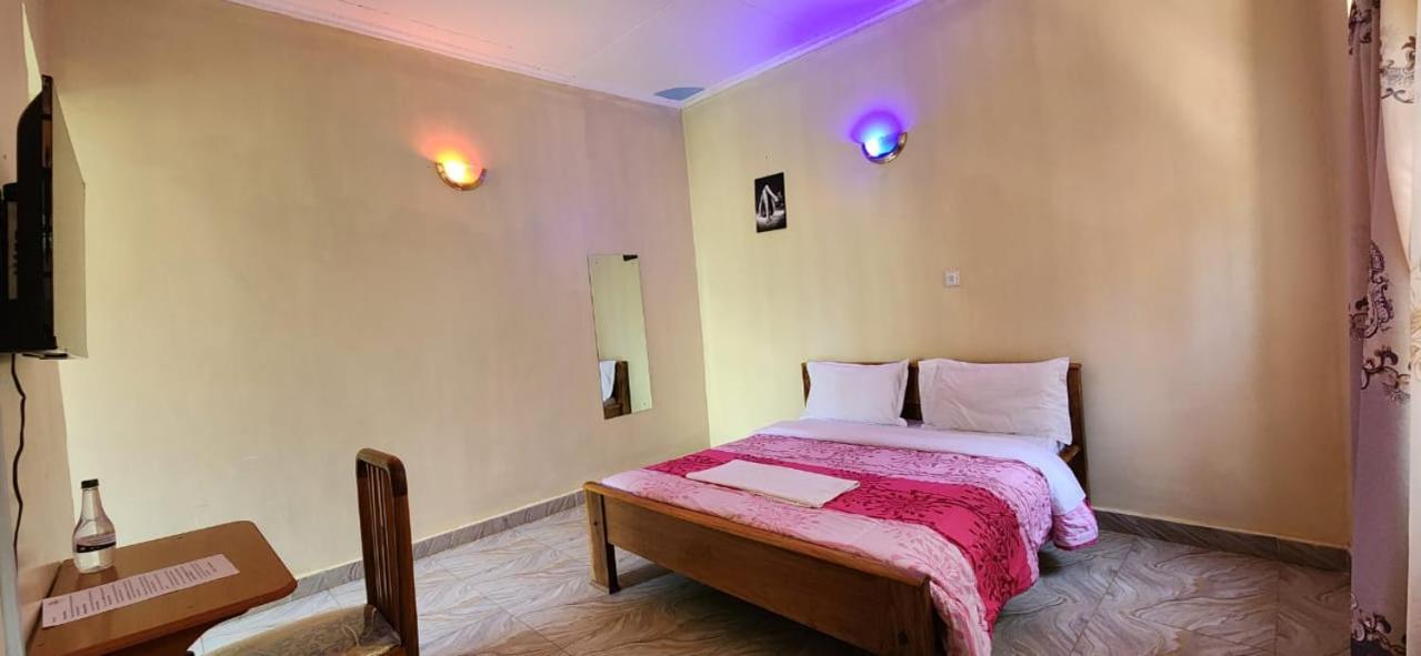 Sparkles Resort Meru 外观 照片
