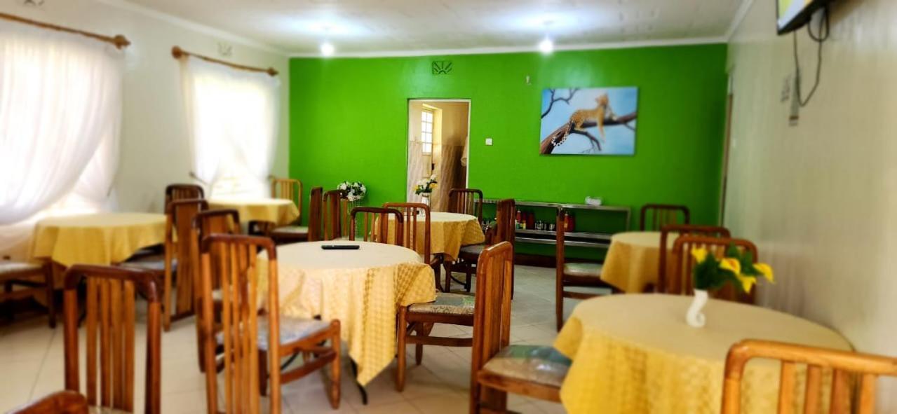 Sparkles Resort Meru 外观 照片